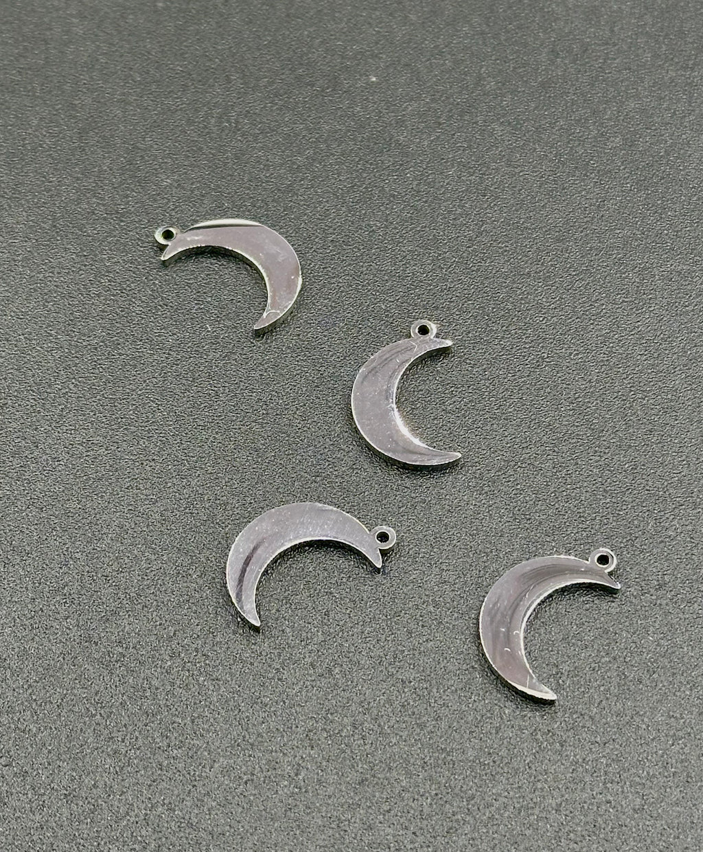 Collar Moon