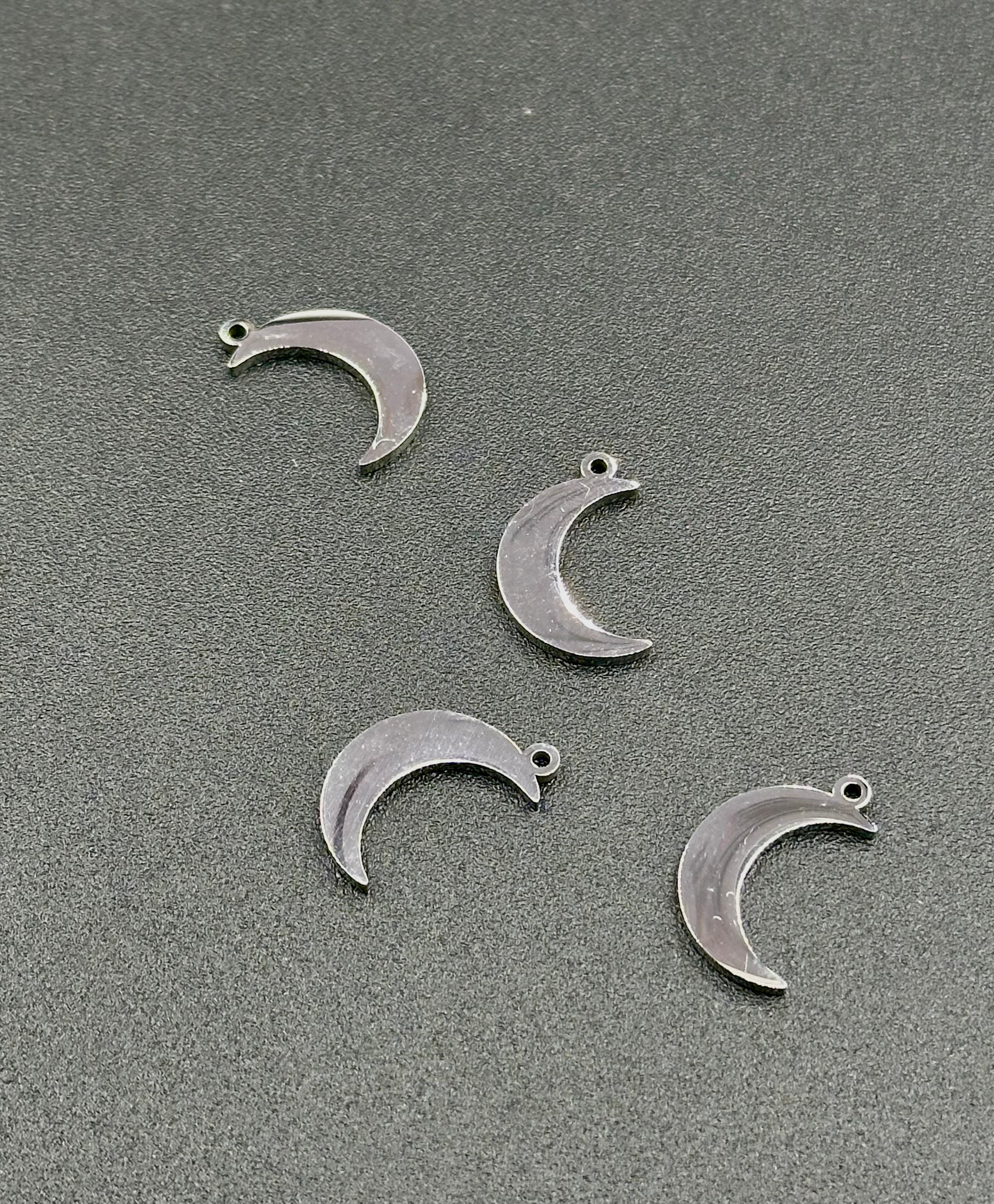 Collar Moon
