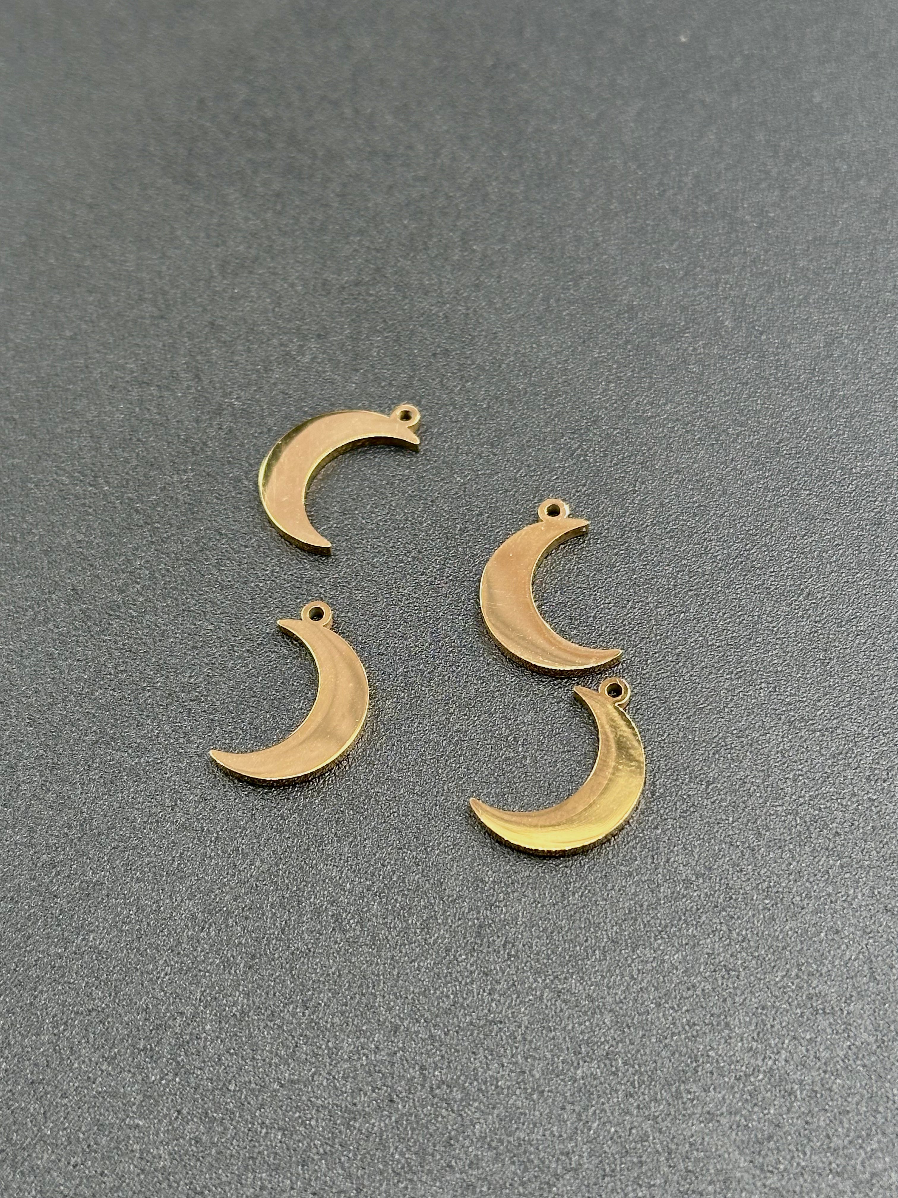 Collar Moon