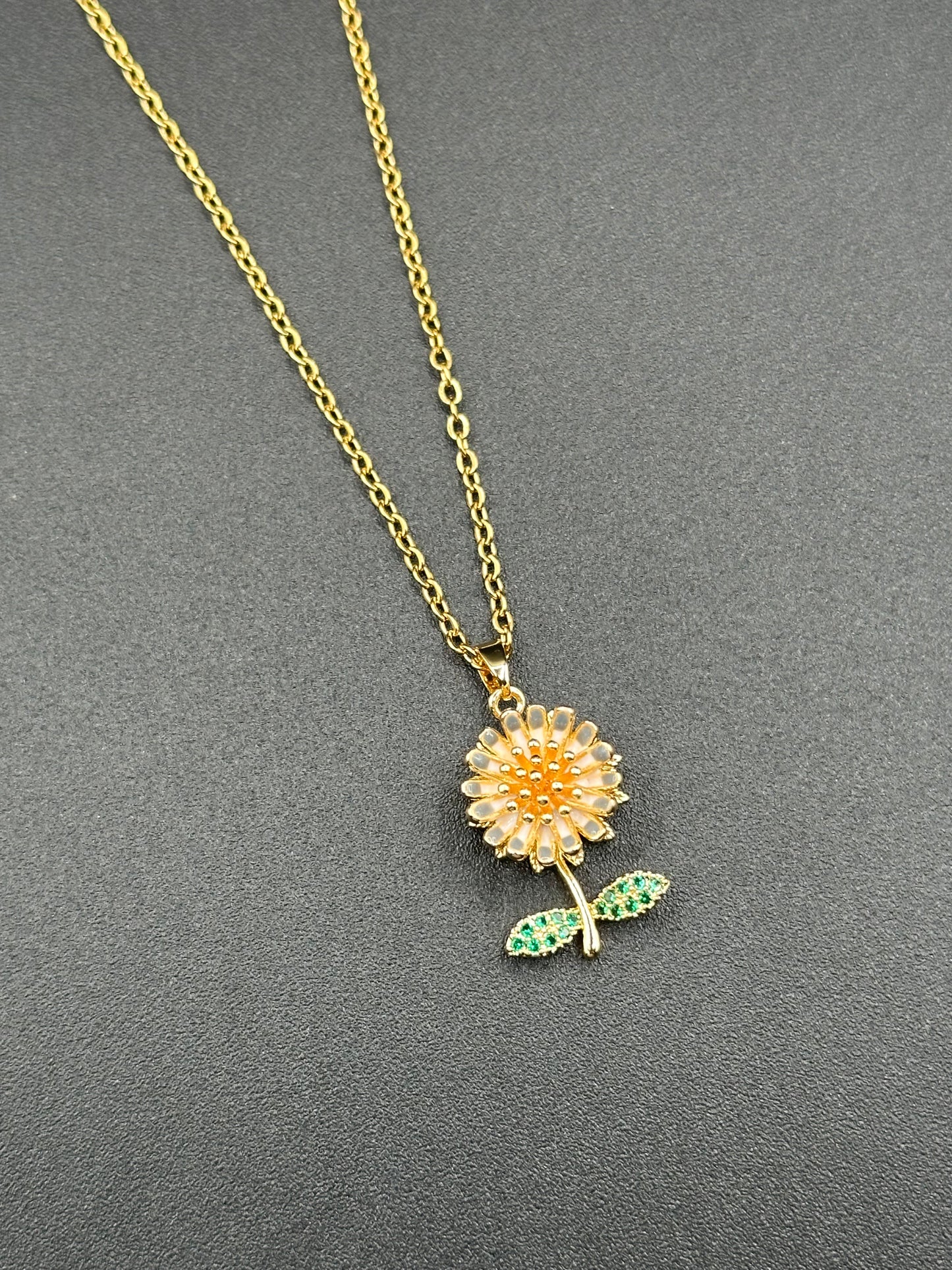 Collar Glow Petal