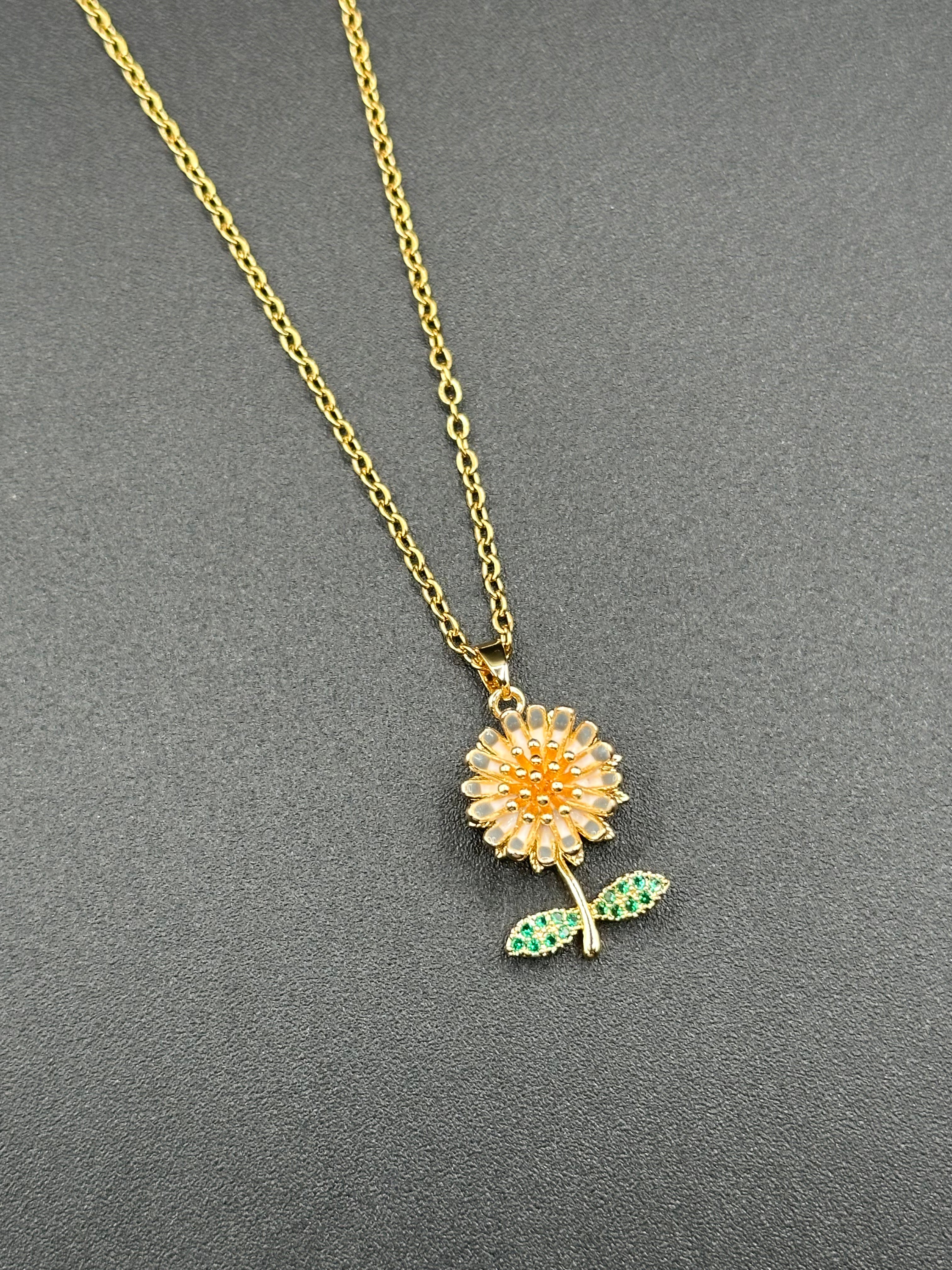 Collar Glow Petal