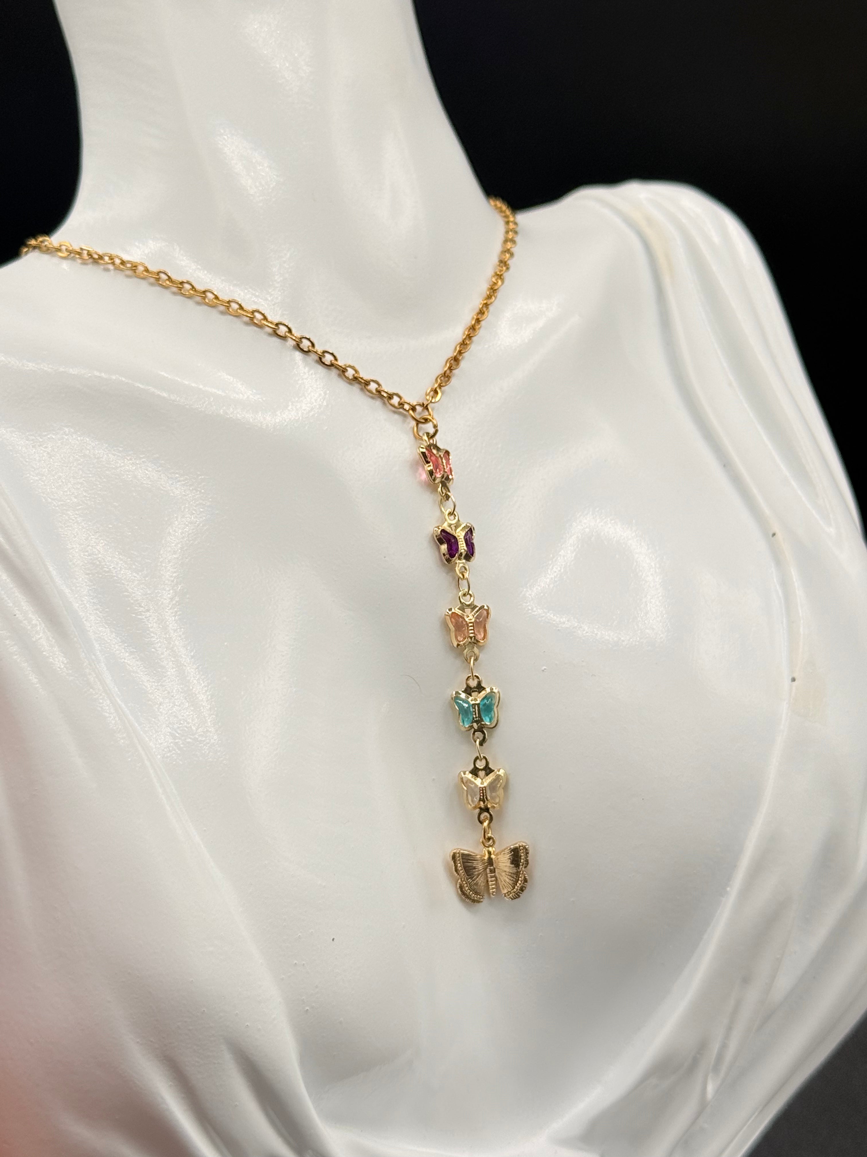 Collar Colorful Wings