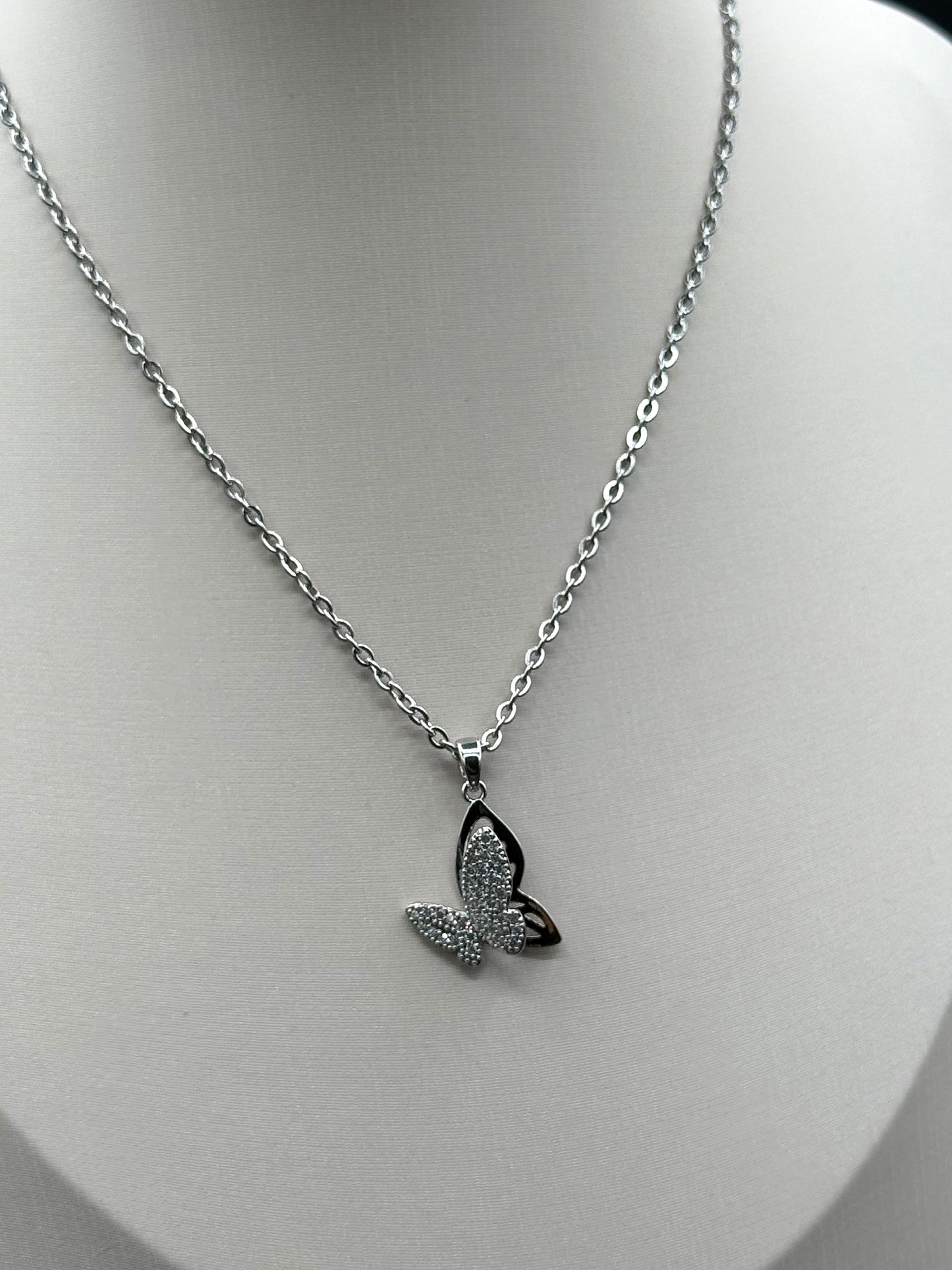 Collar Butterfly Glow