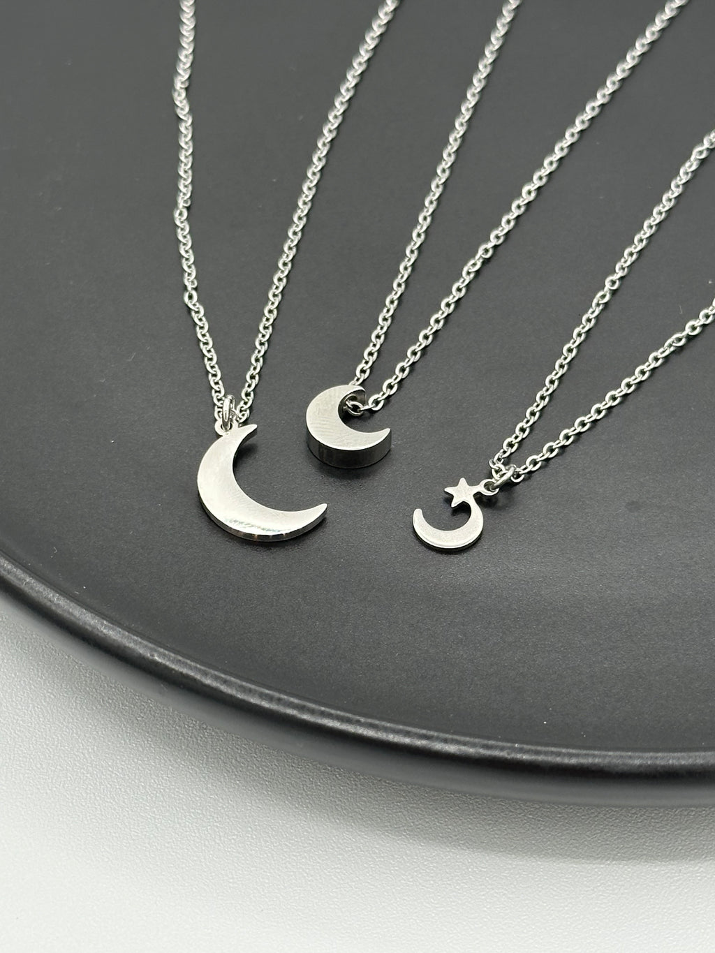 Collar Moon