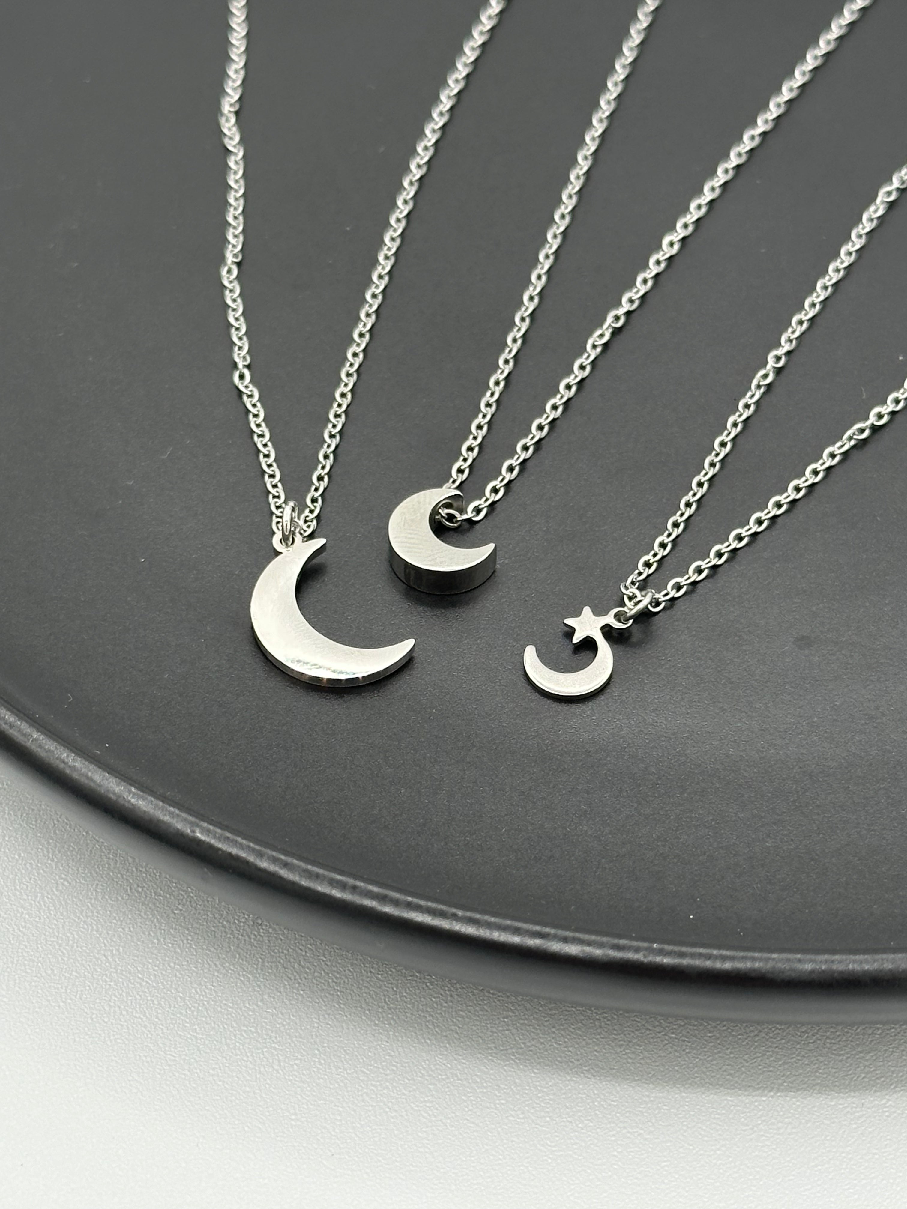 Collar Moon