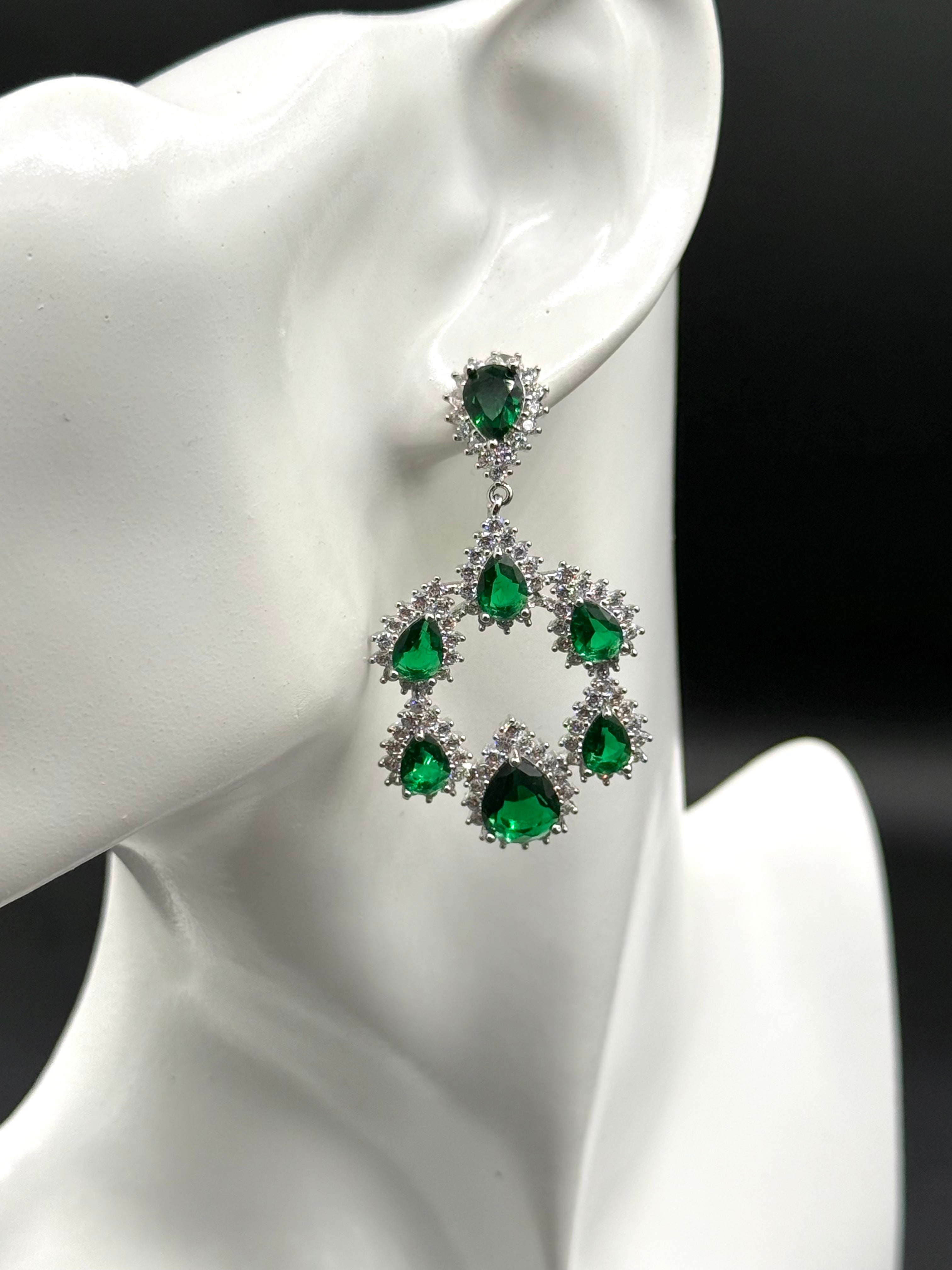 Aretes Halo Esmeralda