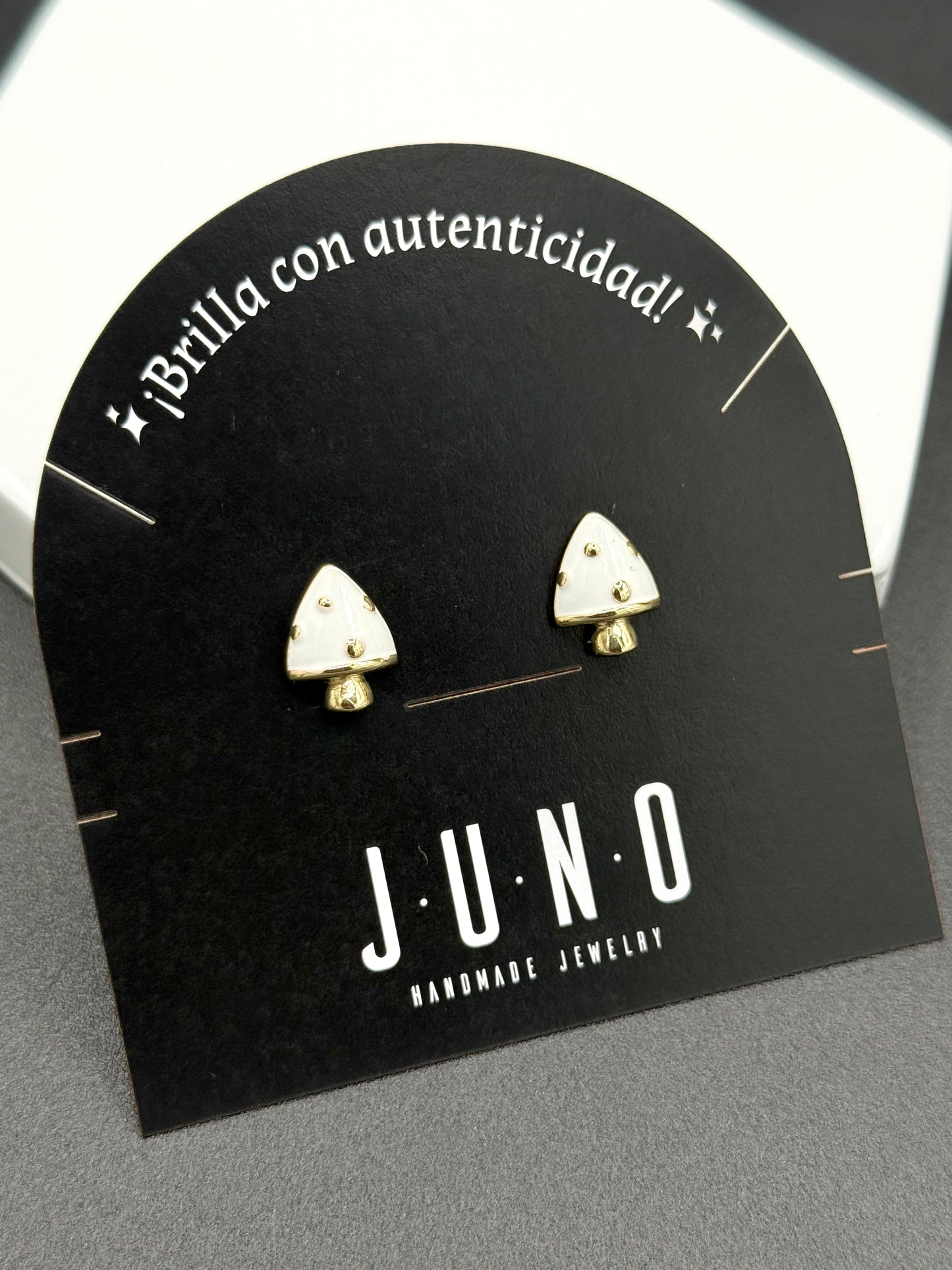 Aretes Angus