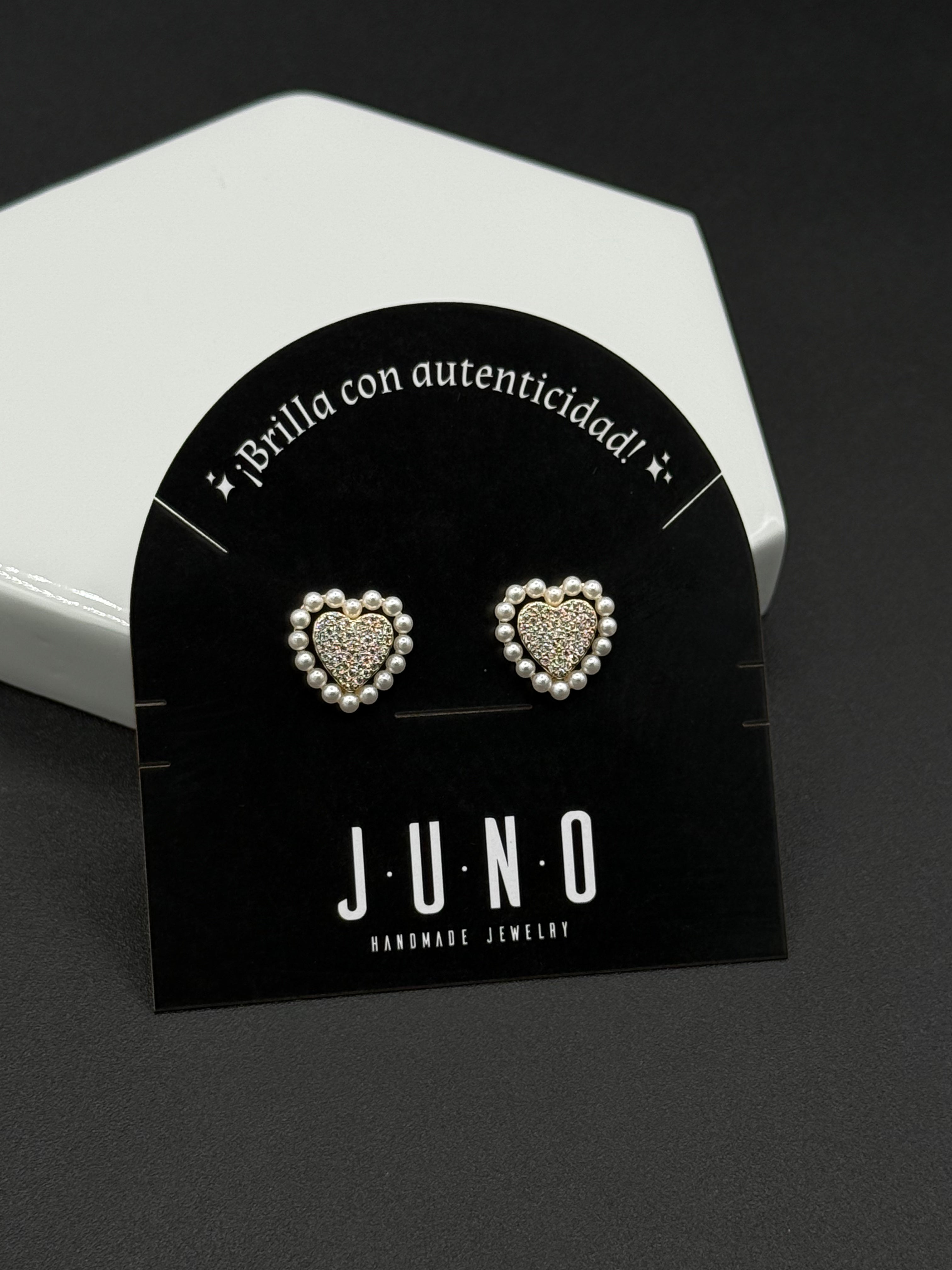 Aretes Austra